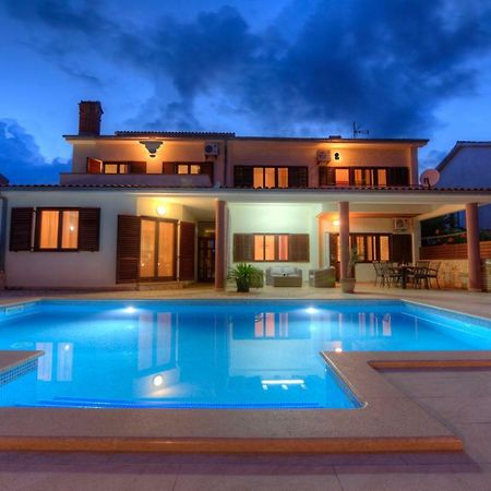 Villa Komel With Pool Fažana Exteriér fotografie