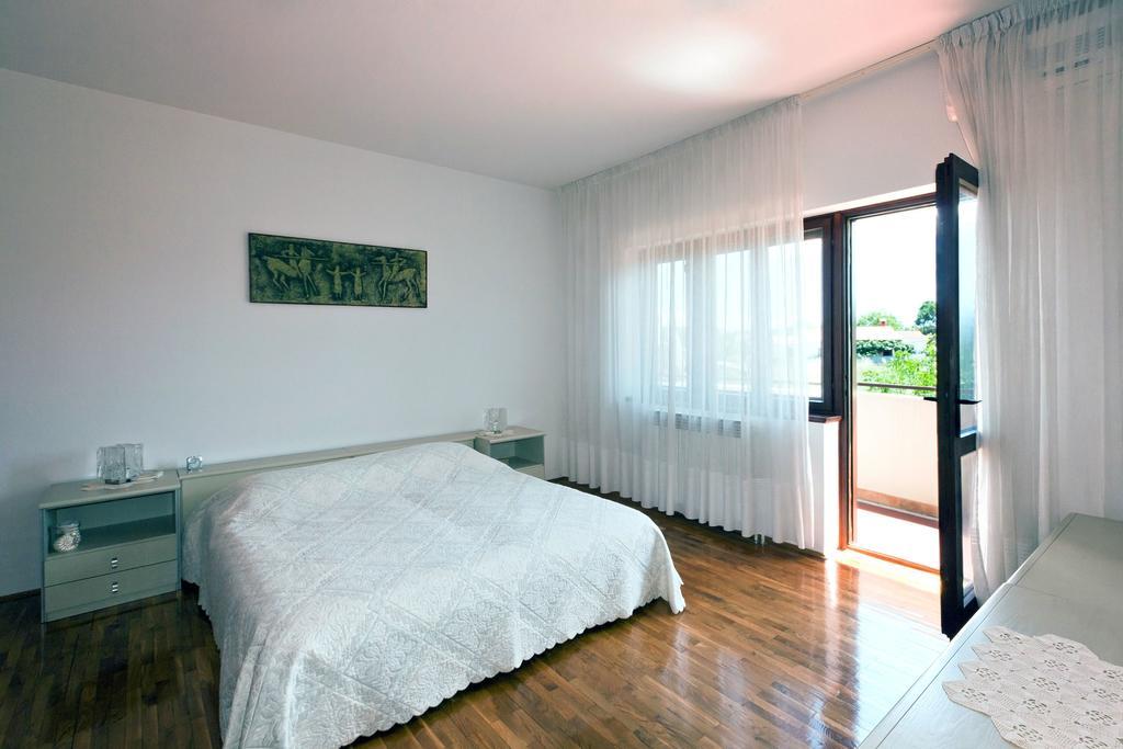 Villa Komel With Pool Fažana Pokoj fotografie