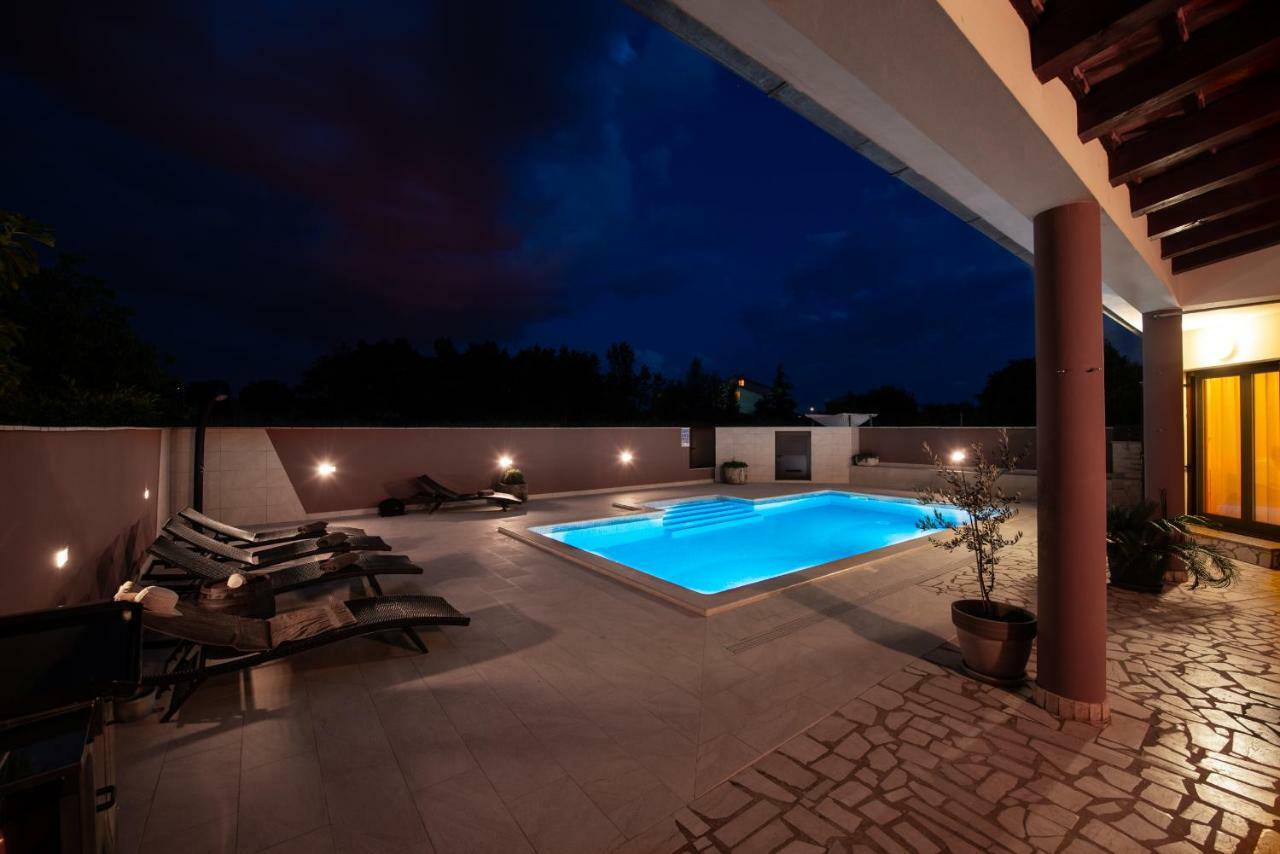 Villa Komel With Pool Fažana Exteriér fotografie