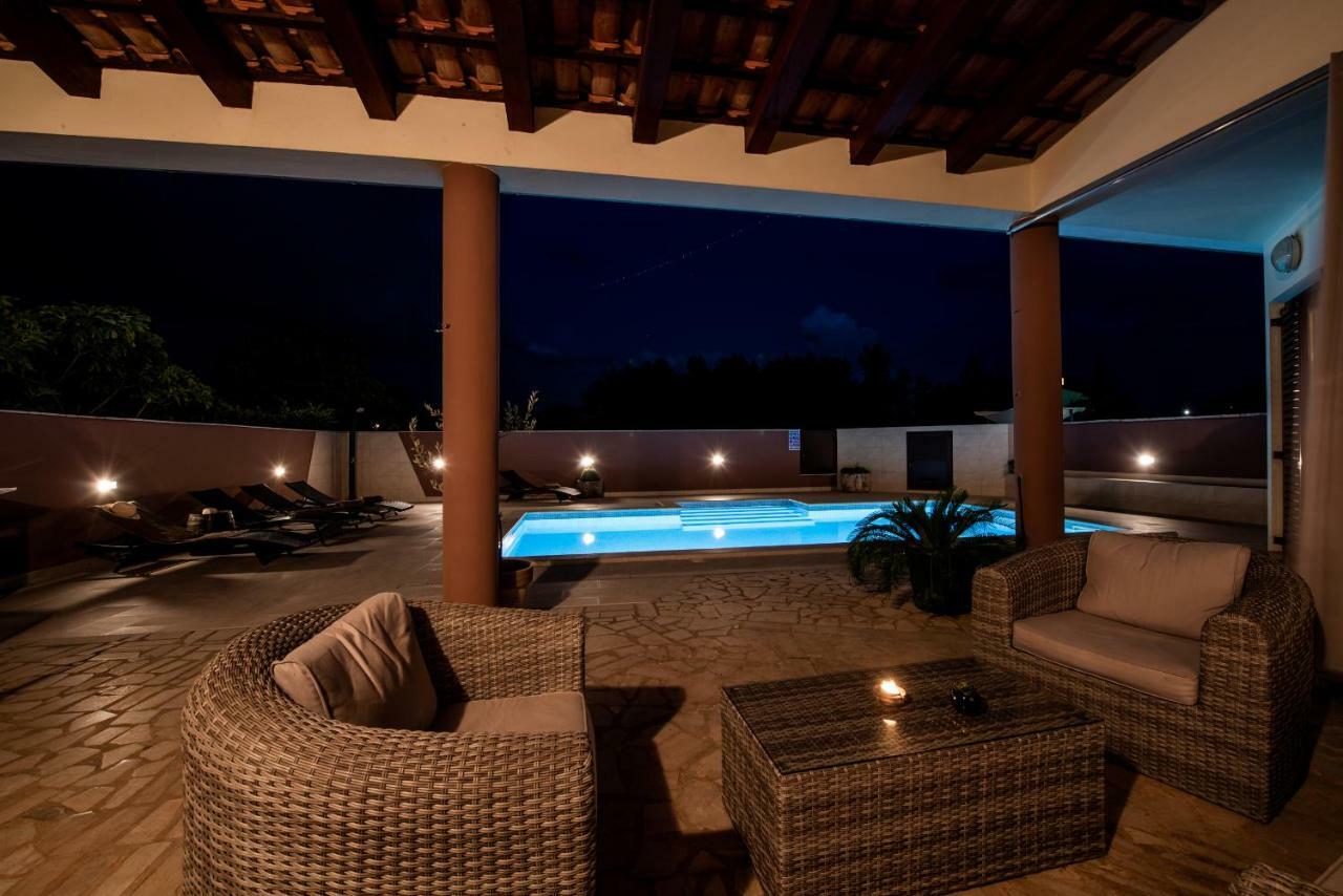 Villa Komel With Pool Fažana Exteriér fotografie